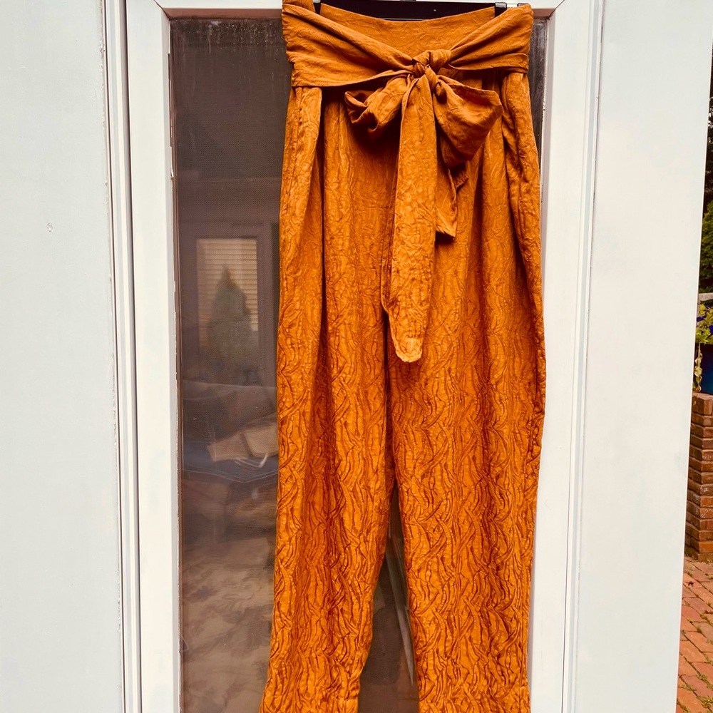 Anthropology side zipper size 8 flow-y brocade burnt gold pants